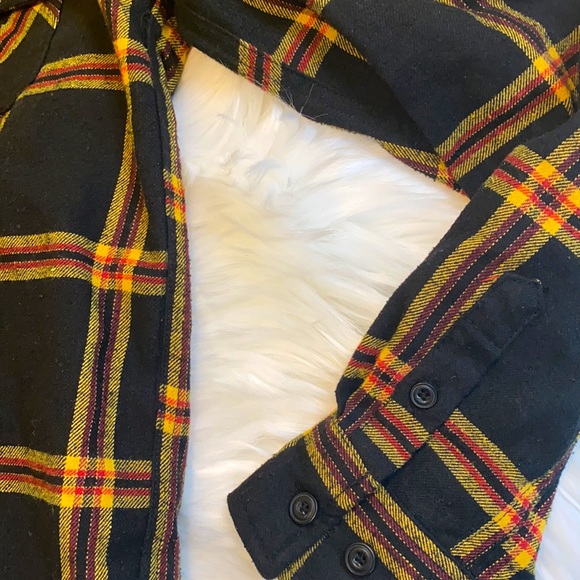 Checkered Polo Long sleeves with hood. Worn thrice only. Size: 10-12 yrs old - Picture 3 of 6